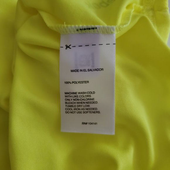Reebok Women's PlayDry V-Neck Short Sleeve T-Shirt | NWT | XS | Bright Yellow - Picture 5 of 8